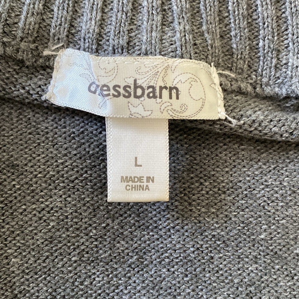 Dress barn grey colored zip up sweater . Size L. Ribbed collar, cuffs and waist - Picture 7 of 10